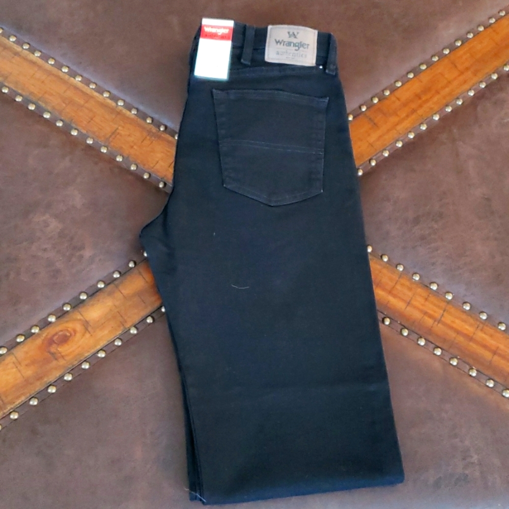 New Mens black Wrangler straight leg jeans! SIZE 34x30